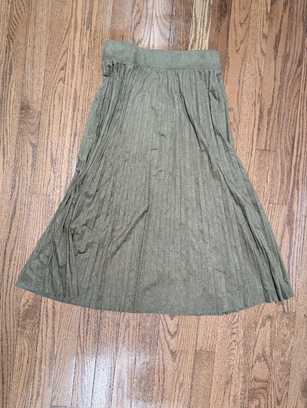 Pleated A-Line Midi Skirt in Olive Green